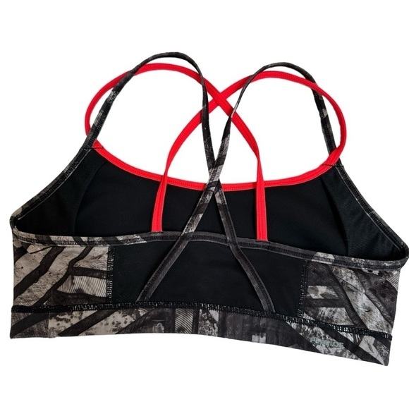 Reebok Strappy Supportive No Wire Sports Bra, Medium - Picture 3 of 9